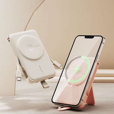 ভালো দাম 10000mAh ম্যাগনেটিক ব্যাটারি 5W 7.5W ওয়্যারলেস আউটপুট ওভারচার্জ সুরক্ষা সঙ্গে অনলাইন