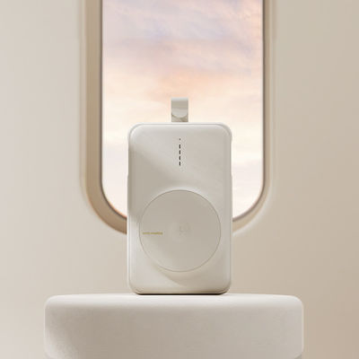 ম্যাগনেটিক অ্যাডসর্পশন পাওয়ার ব্যাংক 10000MAH 5W 7.5W লি পলিমার অগ্নিরোধী চার্জ প্রযুক্তি