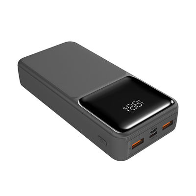 ভালো দাম 20000mAh অন্তর্নির্মিত বজ্রপাত তারের পাওয়ার ব্যাংক পোর্টেবল 149.2*69.3*30.4mm অনলাইন